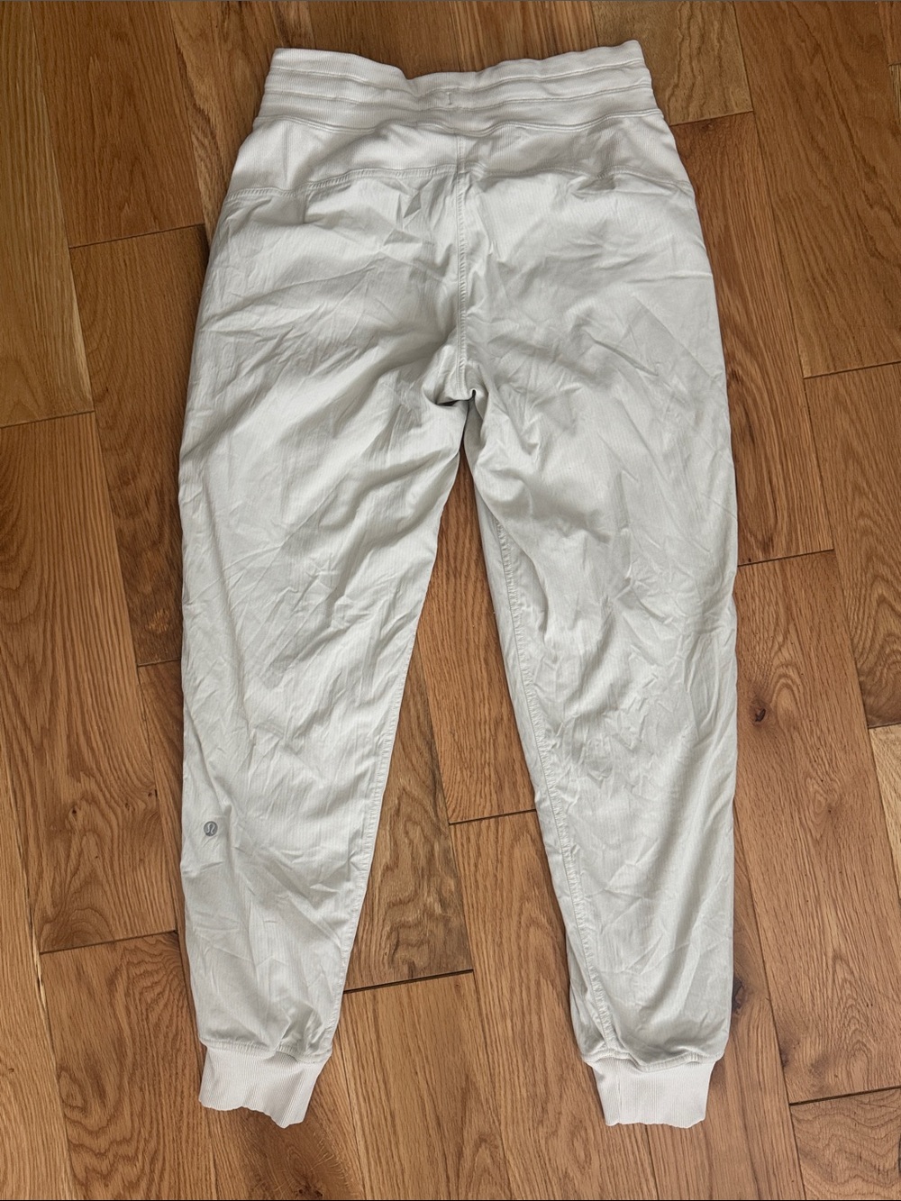 Lululemon Cream Dance Studio Mid-Rise Jogger -size 6 - Picture 3 of 5